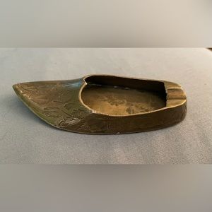 Vintage solid brass shoe ashtray hand etched miniature tiny patina made in India